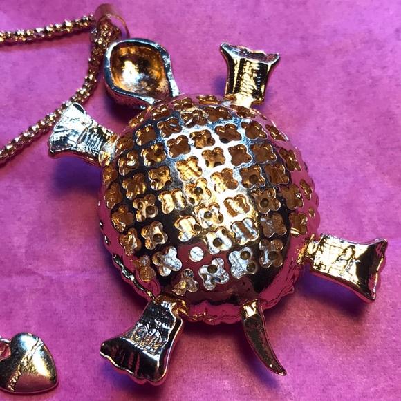 blue turtle necklace - Picture 3 of 7